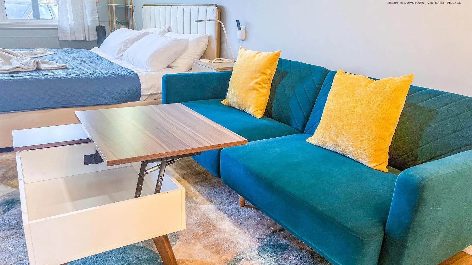 The Moose #5 - Modern Comfy Studio With King Bed, Free Parking & Fast Wifi Memphis Apartment
